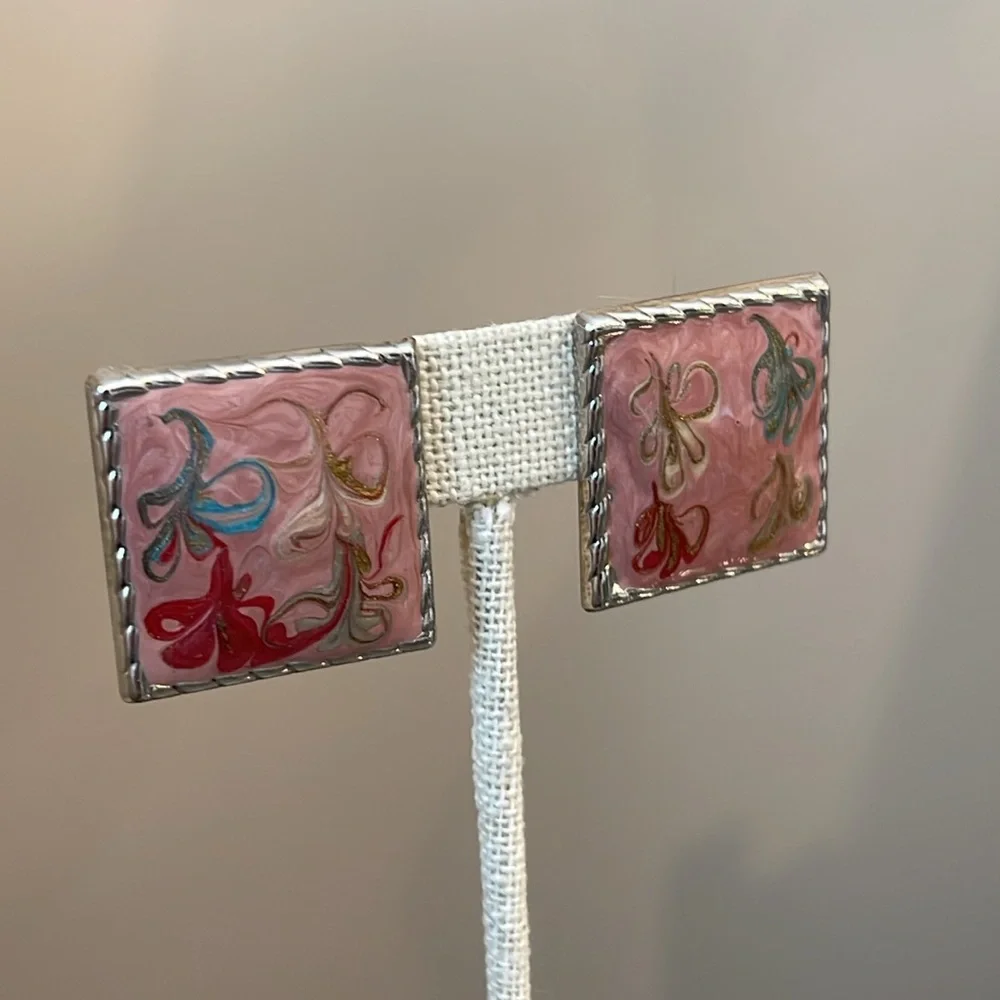 Vintage Square Rose Pink Swirled Pearlized Enamel Clip Earrings - Picture 11 of 15